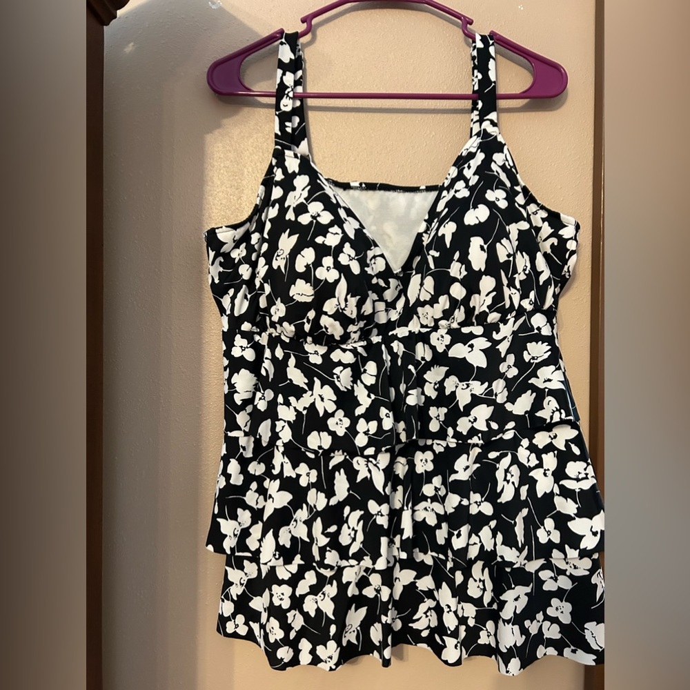 Women’s bathing suit top
